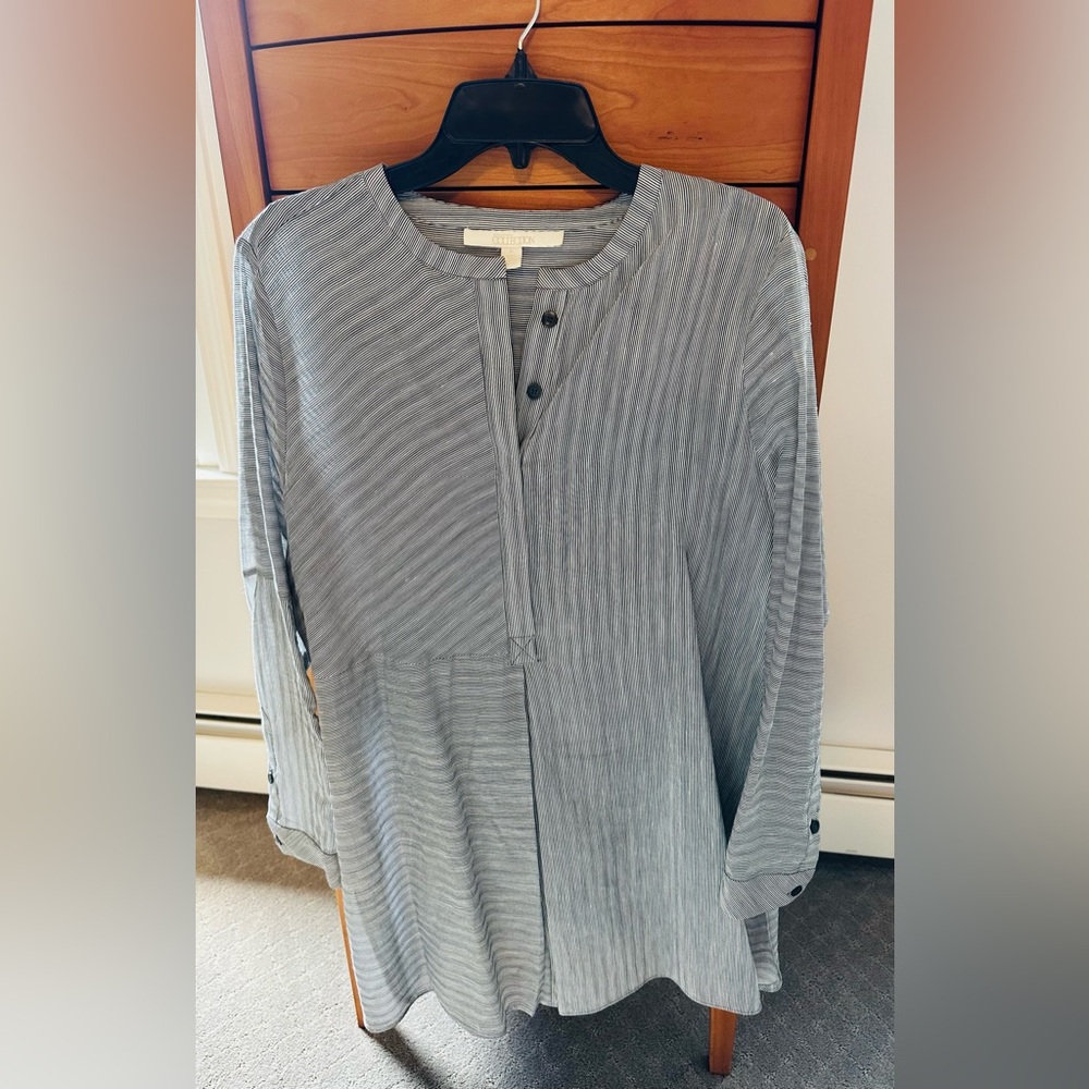 Nordstrom Collection black & white tunic.Size medium (fits medium/large).
